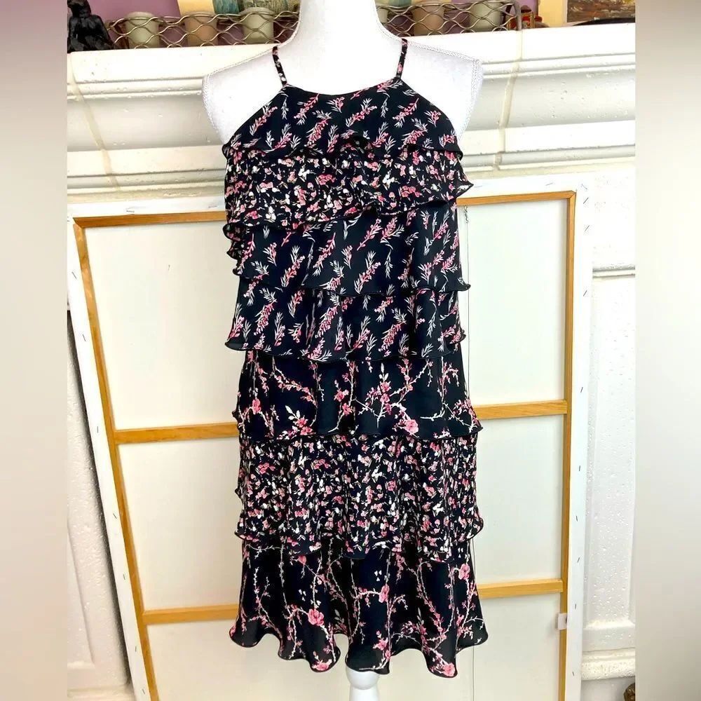 WHBM layered floral chiffon dress NWOT fully lined💐 tie neck